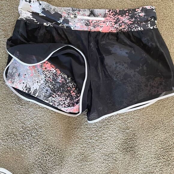 Fabletics Renata Black Mesh Overlay Shorts Women’s Size Large - Picture 5 of 6